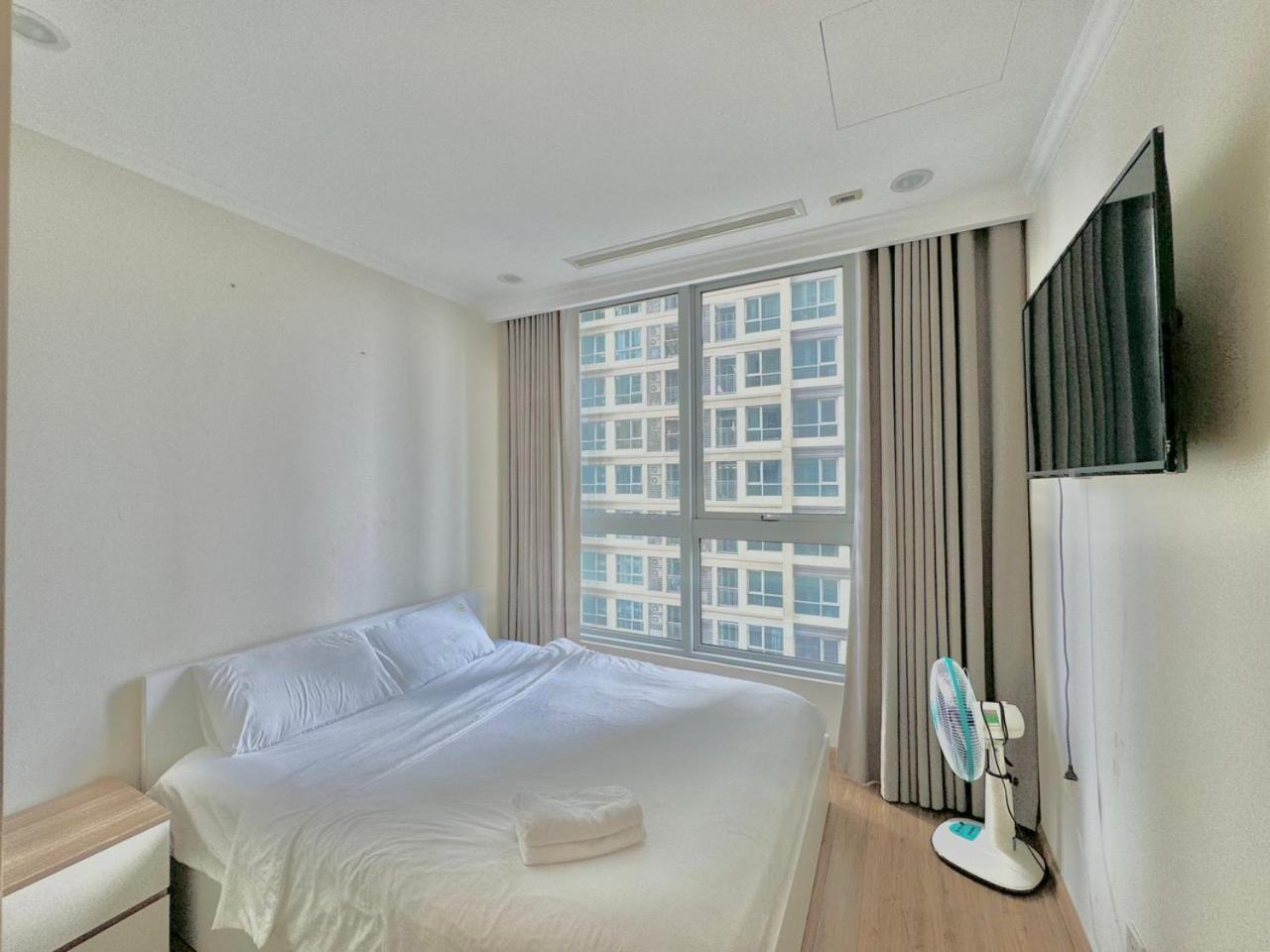 2beds 2baths Modern Design Vinhomes Park Căn hộ *