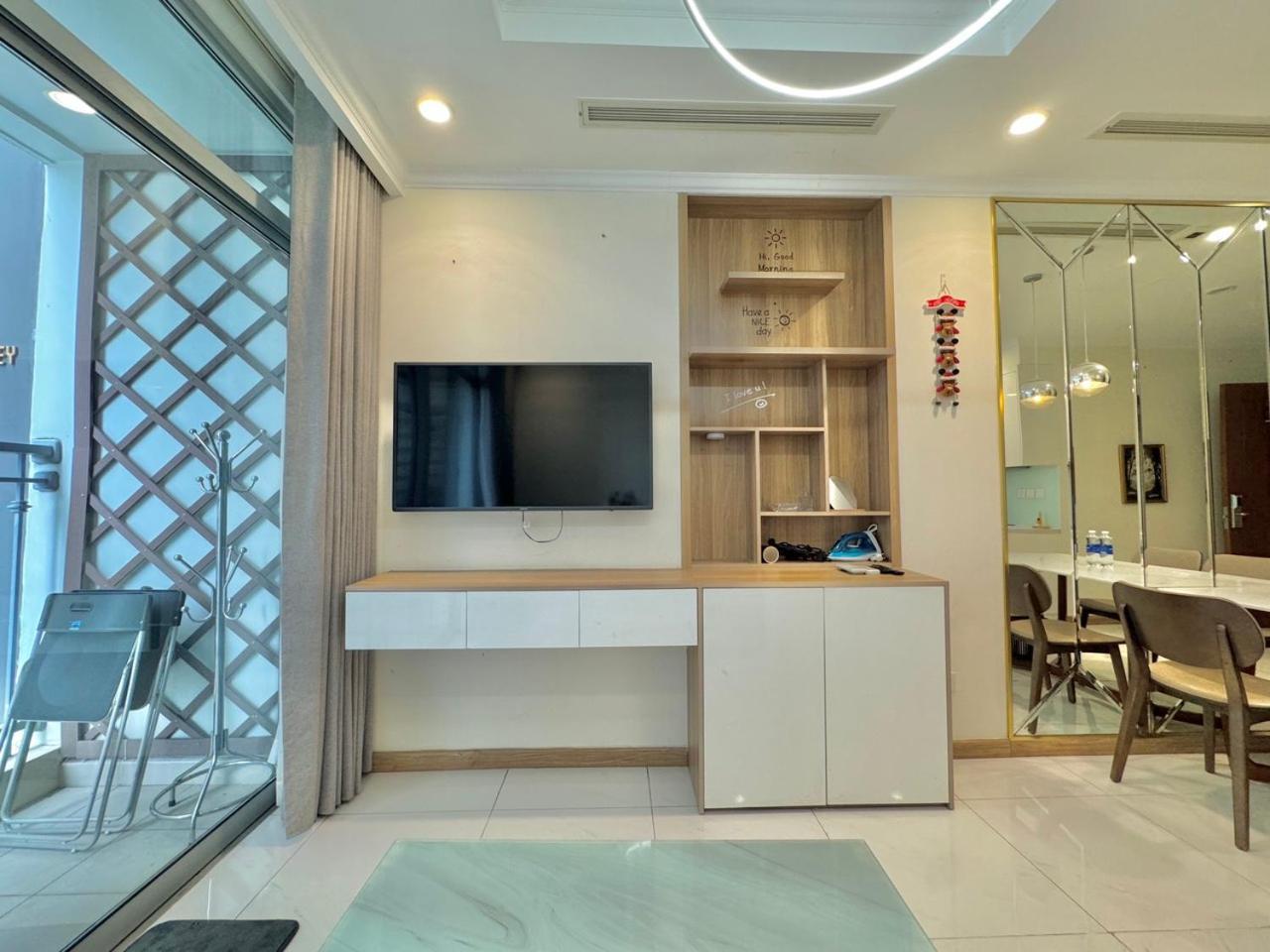 2beds 2baths Modern Design Vinhomes Park * TP. Hồ Chí Minh