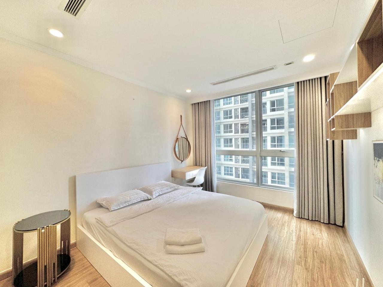 2beds 2baths Modern Design Vinhomes Park Căn hộ *