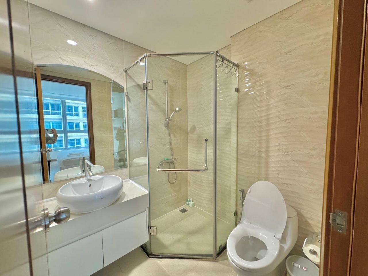 2beds 2baths Modern Design Vinhomes Park * TP. Hồ Chí Minh