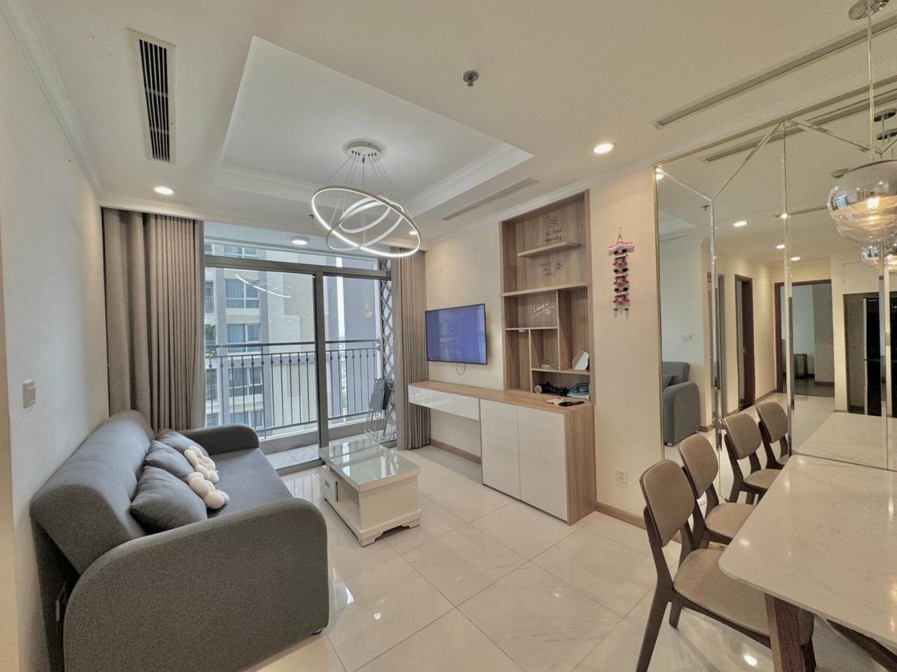 2beds 2baths Modern Design Vinhomes Park